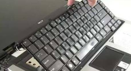 laptop klavye değişimi